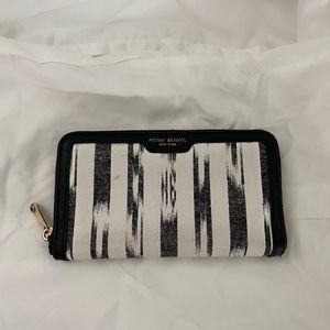 Henri Bendel Wallet